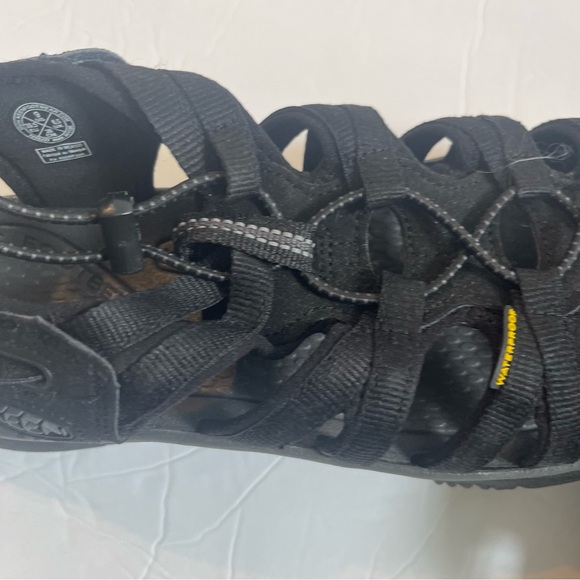 NWOT Keen black waterproof hiking sandals 9 - Picture 7 of 13